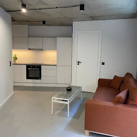 Industrialna Piwnica Hostel 格但斯克 外观 照片