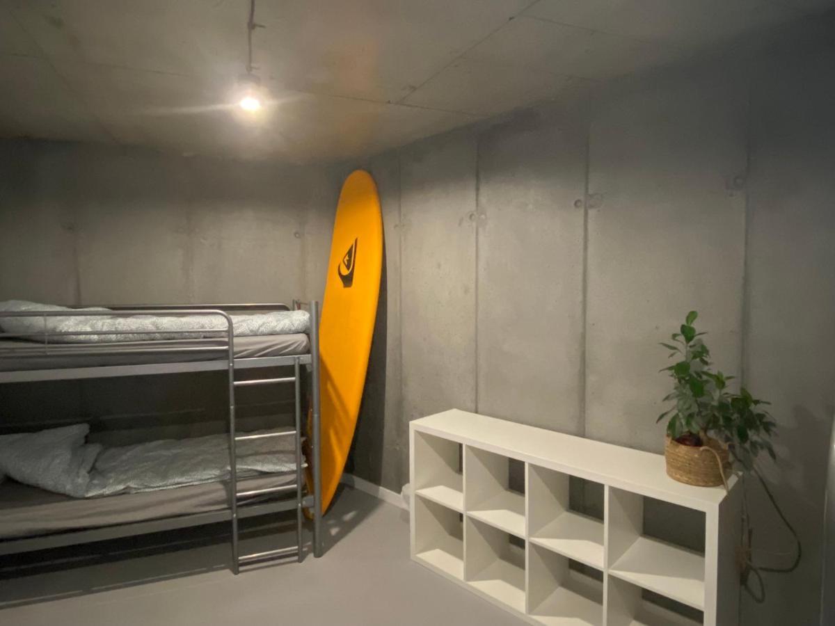 Industrialna Piwnica Hostel 格但斯克 外观 照片