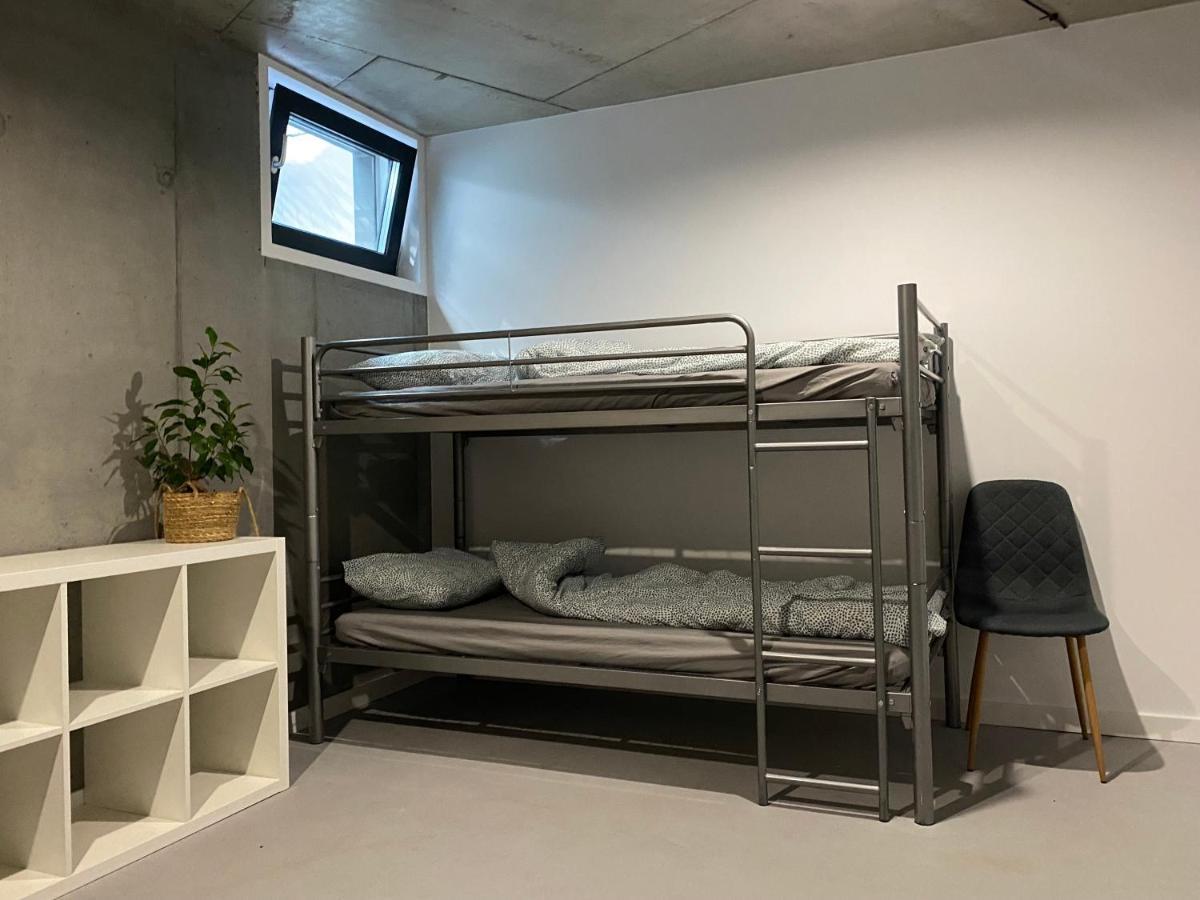 Industrialna Piwnica Hostel 格但斯克 外观 照片