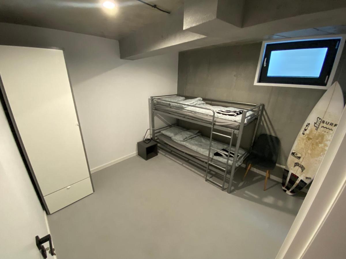 Industrialna Piwnica Hostel 格但斯克 外观 照片